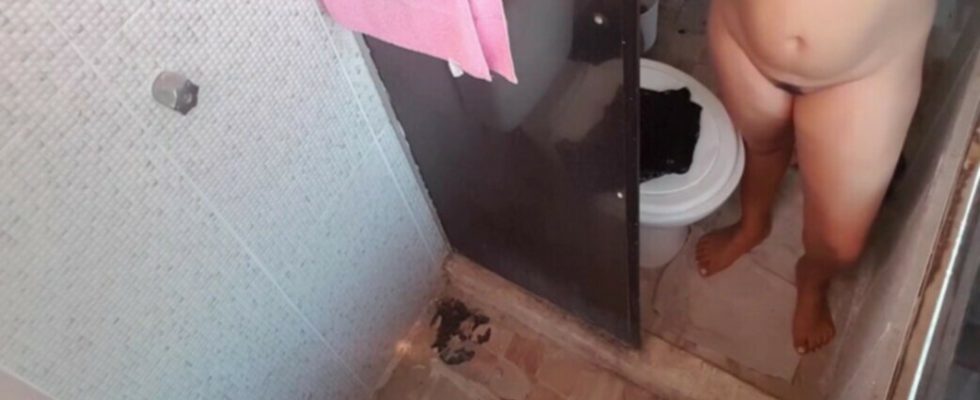 Abimin kardeşine kadın nedir gösterdim